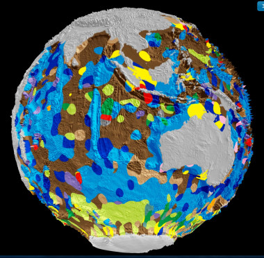 <p>Foto fija del primer mapa digital de la geología del fondo marino en la Tierra. / EarthByte Group, School of Geosciences, University of Sydney, Sydney, NSW 2006, Australia National ICT Australia (NICTA), Australian Technology Park, Eveleigh, NSW 2015, Australia</p>