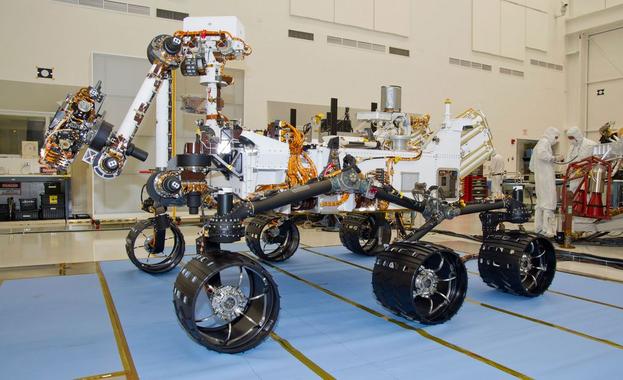 <p>El <em>rover</em> Curiosity, que constituye la misión <em>Mars Science Laboratory</em> de la NASA, se prepara para embarcar en el lanzador. Imagen: NASA/JPL-Caltech.</p>