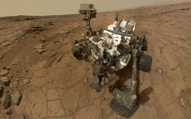 <p>Autorretrato del <em>rover</em> Curiosity en el cráter Gale. / NASA/JPL-Caltech/MSSS</p>