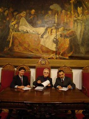 <p>Firma del convenio. Foto: UGR.</p>