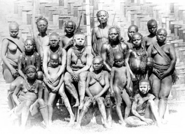 <p>Aborígenes de las islas Andamán (India) retratados en 1876. / M.Vidal Portman-<a href="https://commons.wikimedia.org/wiki/File:Great_Andamanese_women_-_1876.jpg" target="_blank">Pitt Rivers Museum</a> (Oxford)</p>