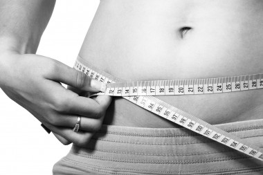 <p>La anorexia es un trastorno de la alimentación que se caracteriza por peso anormalmente bajo, temor intenso a engordar y percepción distorsionada del cuerpo. / <a href="https://pixabay.com/es/photos/vientre-cuerpo-calor%C3%ADas-dieta-2354/" target="_blank">Pixabay</a></p>