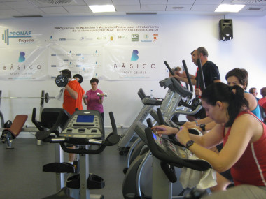 <p>Participantes en los Programas de Nutrición y Actividad Física para el Tratamiento de la Obesidad. / UPM</p>