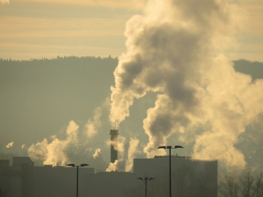 <p>Emisión de gases desde fábricas industriales. / <a href="http://pixabay.com/es/industria-humo-chimenea-80955/" target="_blank">Pixabay</a></p>