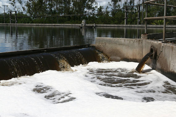 <p>En las muestras de aguas residuales de las cinco plantas de tratamiento se han detectado 12 de los 14 fármacos psicoactivos analizados. Imagen:<a href="http://www.flickr.com/photos/agecombahia/5384719407/sizes/l/" target="_blank"> Gov_ba</a></p>