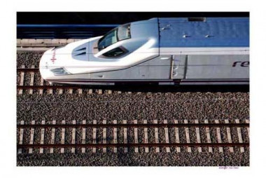 <p>Las mejoras en la red del tren de alta velocidad en España han contribuido de manera positiva a los objetivos de cohesión territorial en el país. / Renfe</p>