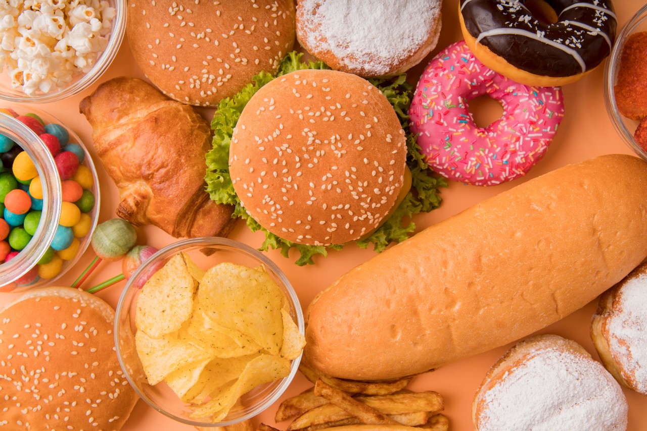 El consumo de alimentos ultraprocesados se asocia con cáncer, párkinson e hipertensión