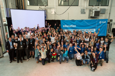 <p>Participantes en CanSat 2017. En el centro de la imagen, abajo, se encuentra el equipo español <em>La Burgoneta Espacial</em>. / ESA</p>