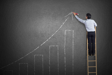 <p> La estatura media de los jóvenes entre 18 y 34 años es de 175,3 centímetros. / Fotolia</p>