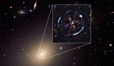 <p>Galaxia ESO 325-G004, con el anillo de Einstein resultante de la distorsión de la luz de una galaxia lejana. / ESO, ESA/Hubble, NASA</p>