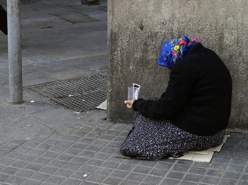 <p>Según el estudio de la UAB, las posibilidades de alcanzar el objetivo de reducir la pobreza en España antes de 2020 parecen particularmente escasas. / <a href="https://www.flickr.com/photos/zaprittsky/" title="Ir a la galería de Zaprittsky" target="_self">Zaprittsky</a></p>
