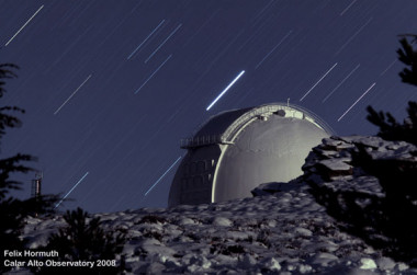 
<!-- START: including template: extension/sinc/design/ezwebin/templates/content/datatype/view/ezxmltags/paragraph.tpl (design:content/datatype/view/ezxmltags/paragraph.tpl) -->
<p>Rastros de estrellas sobre el telescopio ZEISS del Observatorio de Calar Alto. 
<!-- START: including template: extension/sinc/design/standard/templates/content/datatype/view/ezxmltags/link.tpl (design:content/datatype/view/ezxmltags/link.tpl) -->
<a href="http://www.plataformasinc.es/index.php/esl/Multimedia/Imagenes/Galeria-de-actualidad-del-26-al-30-de-enero-2009" target="_self">Imagen</a>
<!-- STOP: including template: extension/sinc/design/standard/templates/content/datatype/view/ezxmltags/link.tpl (design:content/datatype/view/ezxmltags/link.tpl) -->
: CAHA.</p>
<!-- STOP: including template: extension/sinc/design/ezwebin/templates/content/datatype/view/ezxmltags/paragraph.tpl (design:content/datatype/view/ezxmltags/paragraph.tpl) -->
