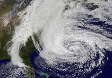 <p>Call for Code busca unir a desarrolladores<em> </em>, empresas y universidades para prevenir y afrontar catástrofes mediante nuevas tecnologías. Imagen tomada por la NASA del huracán Sandy. / NASA</p>