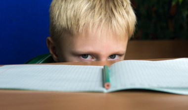 <p>En España la incidencia del TDAH alcanza al 6,6% de los alumnos. / Oksana Mizina (Shutterstock)</p>