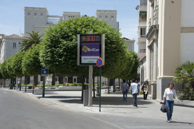 <p>Los veranos son cada vez más calurosos, no solo con eventos de mayor longitud y más intensidad de temperaturas sobre 35 o 36 grados, sino también con menos días con temperaturas suaves / UEx</p>