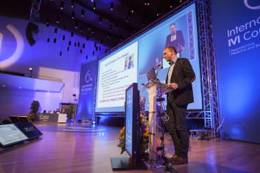 <p>Mats Brännström durante su intervención en el VI Congreso del Instituto Valenciano de Infertilidad. / IVI</p>