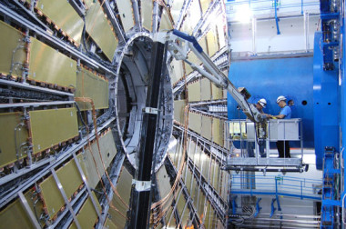 
<!-- START: including template: extension/sinc/design/ezwebin/templates/content/datatype/view/ezxmltags/paragraph.tpl (design:content/datatype/view/ezxmltags/paragraph.tpl) -->
<p>Detector ATLAS del LHC. Foto: SINC</p>
<!-- STOP: including template: extension/sinc/design/ezwebin/templates/content/datatype/view/ezxmltags/paragraph.tpl (design:content/datatype/view/ezxmltags/paragraph.tpl) -->
