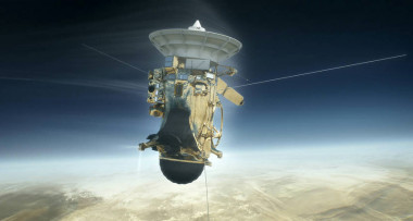 <p>Ilustración de la nave Cassini de la NASA adentrándose el 15 de septiembre de 2017 en la atmósfera de Saturno. / NASA / JPL-Caltech</p>