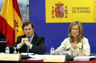 
<!-- START: including template: extension/sinc/design/ezwebin/templates/content/datatype/view/ezxmltags/paragraph.tpl (design:content/datatype/view/ezxmltags/paragraph.tpl) -->
<p>La ministra de Ciencia e Innovación, Cristina Garmendia, y el Secretario de Estado de Universidades, Màrius Rubiralta, durante la reunión del Consejo de Universidades celebrada hoy en Madrid. Foto: MICINN.</p>
<!-- STOP: including template: extension/sinc/design/ezwebin/templates/content/datatype/view/ezxmltags/paragraph.tpl (design:content/datatype/view/ezxmltags/paragraph.tpl) -->
