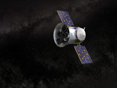 <p>Ilustración del satélite de la NASA TESS (de sus siglas en inglés “Transiting Exoplanet Survey Satellite”). / NASA
