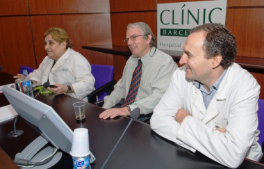 
<!-- START: including template: extension/sinc/design/ezwebin/templates/content/datatype/view/ezxmltags/paragraph.tpl (design:content/datatype/view/ezxmltags/paragraph.tpl) -->
<p>La doctora Gallart, el doctor Gatell y el doctor García, del Clínic de Barcelona. Foto: HC.</p>
<!-- STOP: including template: extension/sinc/design/ezwebin/templates/content/datatype/view/ezxmltags/paragraph.tpl (design:content/datatype/view/ezxmltags/paragraph.tpl) -->
