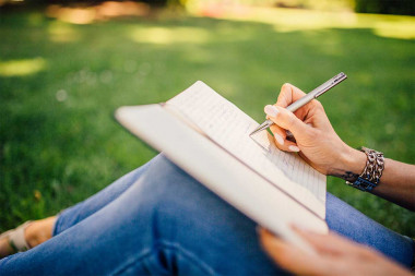 <p>Los autores han utilizado redes neuronales profundas informáticas para saber si un manuscrito ha sido escrito por un hombre o una mujer o si los autores son zurdos o diestros. / URJC</p>
