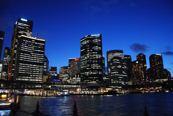 <p>Centro de la ciudad de Sidney, un ejemplo de polución lumínica sobre ecosistemas costeros. / Sinc</p>