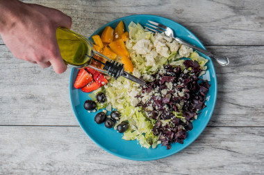 <p>Uno de los pilares de la dieta mediterránea se centra en una alimentación saludable. / Pixabay</p>