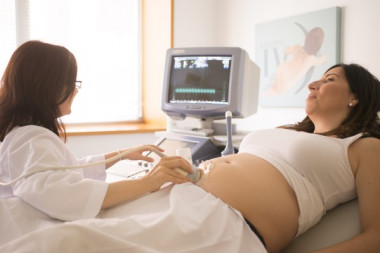 <p>La endometriosis es la presencia de células del revestimiento del útero (endometrio). / IVI</p>