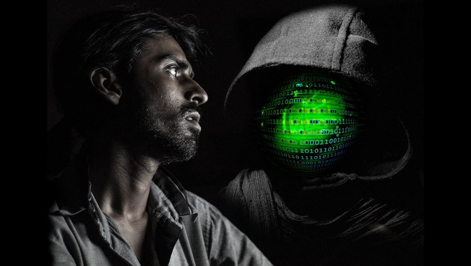<p>La red oculta Darknet, a menudo usada para fines ilegales, es muy difícil de atacar por su topología. / <a href="https://pixabay.com/es/hombre-la-cara-cap%C3%B3-hacker-1187192/" target="_blank">Geralt</a></p>