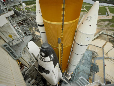 <p>El <em>Atlantis</em>, preparado para su última misión. Imagen: NASA / Bill Ingalls.</p>