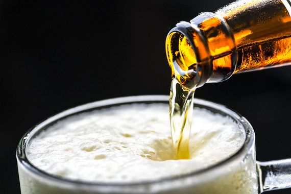 <p>El sabor suave de las cervezas Lager se consigue por la ausencia de aromas fenólicos. / Pixabay</p>