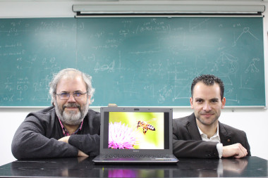 <p>Los investigadores Sebastián Ventura y Carlos García Martínez en su laboratorio. / UCO</p>