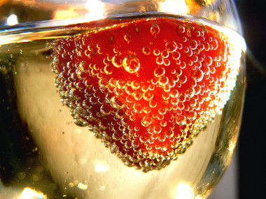 <p>Los efectos positivos de las fresas se asocian a su capacidad antioxidante. Imagen: John Wardell.</p>