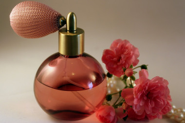 <p>El estudio podría servir para saber qué factores debe tener un perfume para tener éxito. / Pixabay.</p>