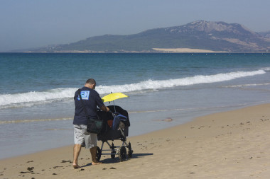 <p>La corresponsabilidad de padres y madres en el cuidado de los hijos pequeños disminuye la desigualdad de género en el mercado laboral. / <a href="https://www.flickr.com/photos/agvnono/5550872442/sizes/l" target="_blank">Antonio Guerra</a>.</p>