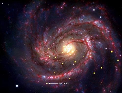 <p>Los agujeros negros no se relacionan con los discos galácticos, los pseudobulbos o los halos de materia oscura. Imagen: NASA.</p>