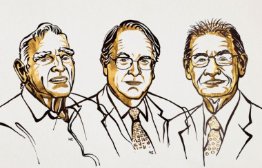 <p>John B. Goodenough, M. Stanley Whittingham y Akira Yoshino, ganadores del Premio Nobel de Química de 2019. / © The Nobel Media | Niklas Elmehed</p>