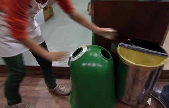 <p>Cada español ha reciclado en 2013 una media de 14,6 kilogramos de vidrio. / Ecovidrio</p>