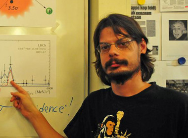 <p>Diego Martínez Santos, premio 2013 de la EPS al físico experimental joven. / USC</p>