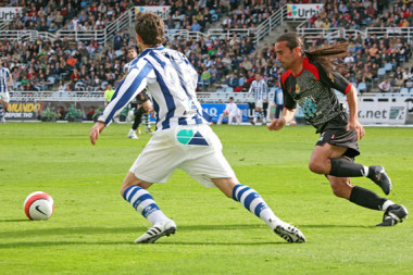
<!-- START: including template: extension/sinc/design/ezwebin/templates/content/datatype/view/ezxmltags/paragraph.tpl (design:content/datatype/view/ezxmltags/paragraph.tpl) -->
<p>Partido entre la Real Sociedad y el Gimnastic de Tarragona.
<!-- START: including template: extension/sinc/design/standard/templates/content/datatype/view/ezxmltags/link.tpl (design:content/datatype/view/ezxmltags/link.tpl) -->
<a href="http://plataformasinc.es/index.php/esl/Multimedia/Imagenes/Galeria-de-actualidad-del-2-al-6-de-febrero-2009/Los-futbolistas-de-elite-no-estan-contentos-con-su-fisico" target="_self"> Foto: Óscar Alonso Algote.</a>
<!-- STOP: including template: extension/sinc/design/standard/templates/content/datatype/view/ezxmltags/link.tpl (design:content/datatype/view/ezxmltags/link.tpl) -->
</p>
<!-- STOP: including template: extension/sinc/design/ezwebin/templates/content/datatype/view/ezxmltags/paragraph.tpl (design:content/datatype/view/ezxmltags/paragraph.tpl) -->
