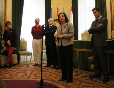 
<!-- START: including template: extension/sinc/design/ezwebin/templates/content/datatype/view/ezxmltags/paragraph.tpl (design:content/datatype/view/ezxmltags/paragraph.tpl) -->
<p>Ángeles Álvarez en la presentación de la reunión del Comité de Máquinas de Ordeño de la IDF-FIL. 
<!-- START: including template: extension/sinc/design/standard/templates/content/datatype/view/ezxmltags/link.tpl (design:content/datatype/view/ezxmltags/link.tpl) -->
<a href="http://www.plataformasinc.es/index.php/esl/Multimedia/Imagenes/Galeria-de-actualidad-del-25-al-29-de-mayo-2009/Expertos-de-16-paises-discuten-las-conclusiones-de-un-proyecto-de-investigacion-asturiano" target="_self">Fotografía: FICYT</a>
<!-- STOP: including template: extension/sinc/design/standard/templates/content/datatype/view/ezxmltags/link.tpl (design:content/datatype/view/ezxmltags/link.tpl) -->
.</p>
<!-- STOP: including template: extension/sinc/design/ezwebin/templates/content/datatype/view/ezxmltags/paragraph.tpl (design:content/datatype/view/ezxmltags/paragraph.tpl) -->
