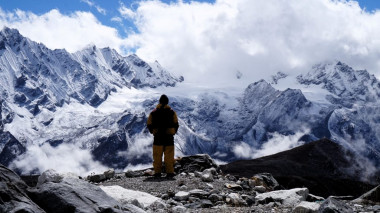 <p>Vistas del valle del Himalaya desde el campamento base del glaciar Yala, Nepal. / Joseph Shea</p>