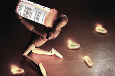 <p>El uso de tranquilizantes, sedantes o pastillas para dormir es más frecuente en mujeres con un nivel de estudios más bajo, mientras que, en el caso de los hombres, son los que tienen estudios superiores los que consumen con más frecuencia a estas sustancias/ <a href="https://www.flickr.com/photos/jonathansilverberg/9194590737/in/photolist-f1uFuv-9qZeei-b6XZJa-efWdeP-aAE5z9-2JFsjw-9r3dbL-w9BJ8-KMSpR-25xWmu-ehcWGZ-JfFRz-n9yt-az16C2-9hiT2n-aoJNPB-8NKA1z-oBDKGM-7SGmUg-e19V5J-dSppVX-6WEMXW-6umcaE-7A4hyL-ceTN7o-a55wwD-dvCiJn-bmjwrp-MVYuF-5XHFW8-Y8bjUC-fvWN6a-cpMPW-8J6bH9-53DwoS-6d2W6N-dtsVH5-penm6-q2gNQe-bYZ5hG-4pBof1-dzh97-bq4yzC-aai7-9YhSmj-66rAHf-bq4yy5-6gjn7w-7dH5oo-9FEpCc" title="Ir a la galería de Jonathan Silverberg" target="_blank">Jonathan Silverberg</a></p>