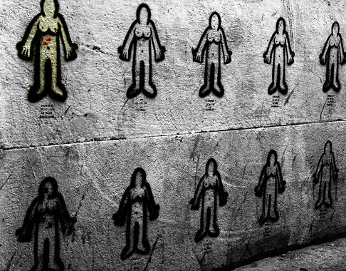 <p>Mural que recuerda a las mujeres víctimas de violencia de género. Imagen: Txabi A. Beroitz.</p>