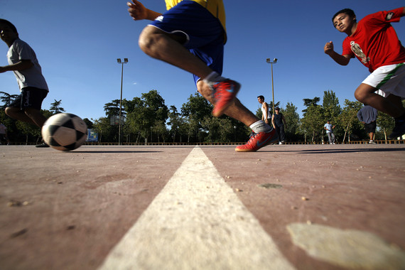<p>La práctica extraescolar físico-deportiva influye positivamente en el rendimiento de los niños. /Sinc</p>