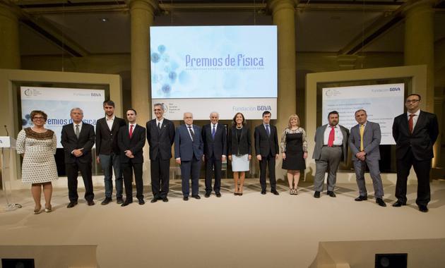 <p>Foto de familia con los premiados. / Fundación BBVA</p>