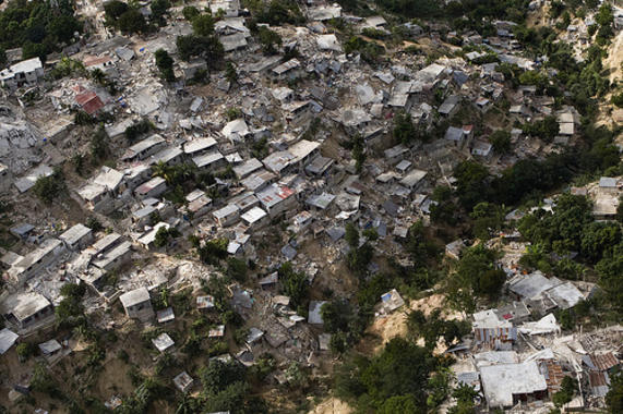 <p>Vista aérea tras el terremoto de Haití. / ONU</p>