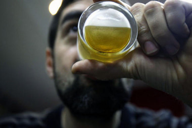 <p>Los alumnos con más capacidad emocional tienen menos riesgo de beber alcohol en exceso. / Sinc</p>