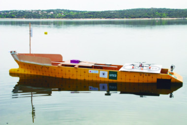 <p>El modelo se comprobó con un barco a escala de 4,38 metros de eslora / DMS.</p>